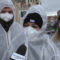 Con tuta e mascherina per il corso: la protesta degli OSS precari