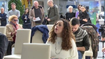 [ID: ZYRRek23tSM] Youtube Automatic