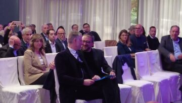 Privato: [ID: 5cLWxqavb9g] Youtube Automatic