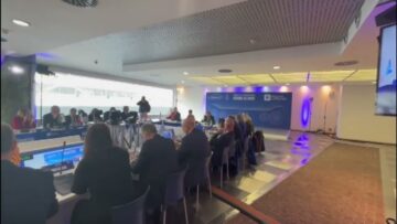 Privato: [ID: dav13c71YyQ] Youtube Automatic