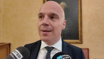 Privato: [ID: yBl7YnFuukU] Youtube Automatic