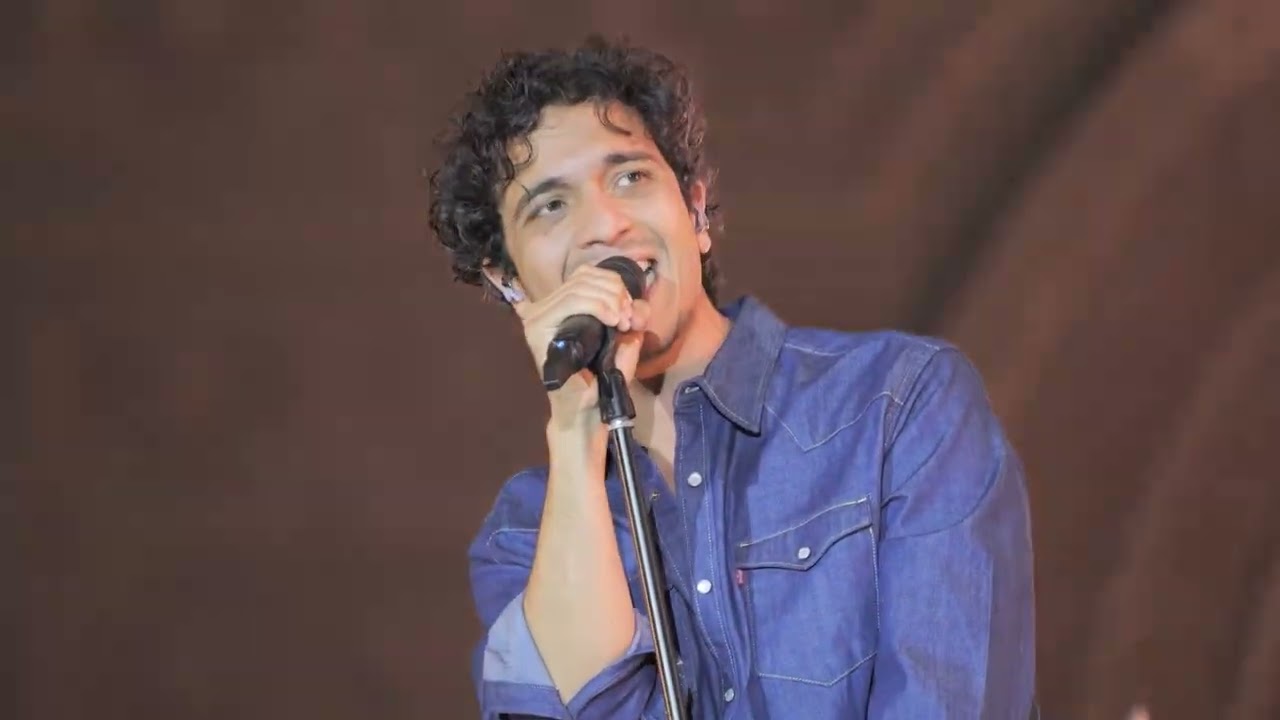 L’Aquila, l’energia di Tananai coinvolge i giovani della Perdonanza – 26/08/2025