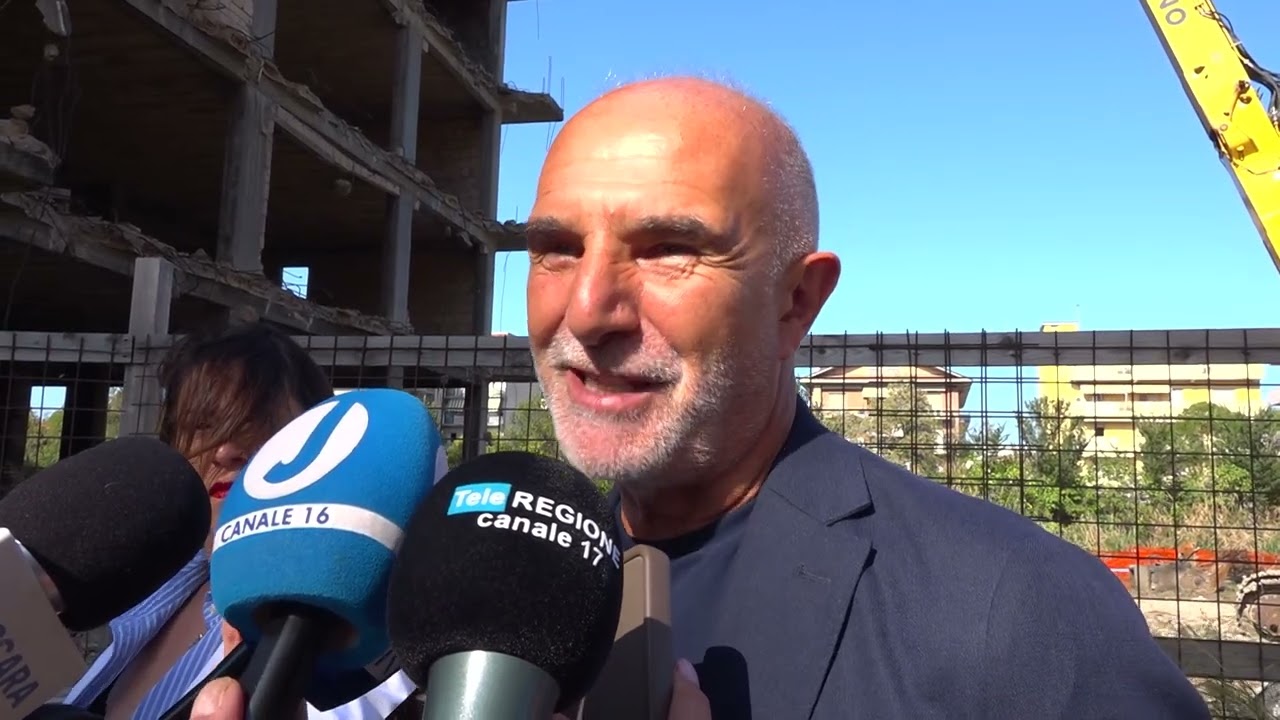 Pescara, iniziato l’abbattimento degli ultimi due Palazzi Clerico – 29/09/2025