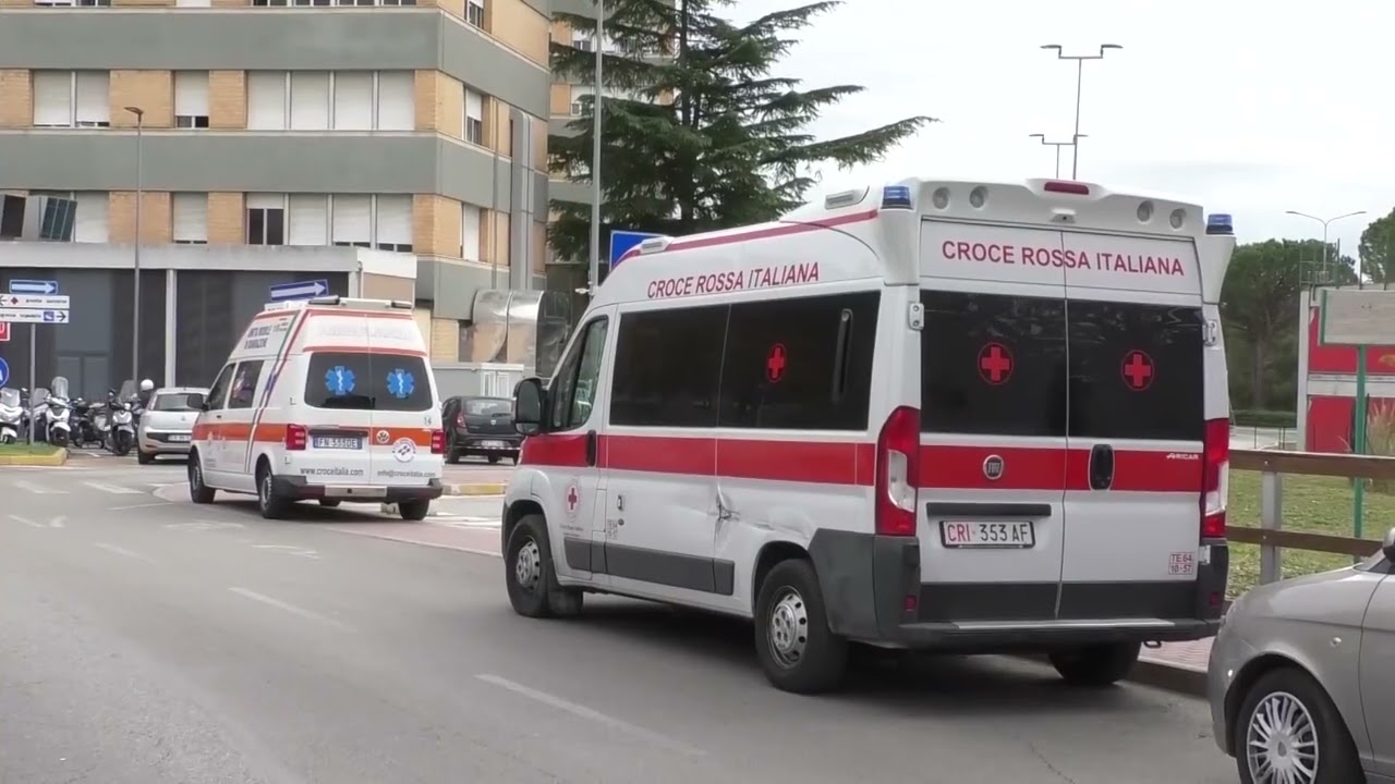 SS 16, incidente: muore 46enne, figlio grave. L’altro conducente fugge, poi in caserma – 05/10/2025