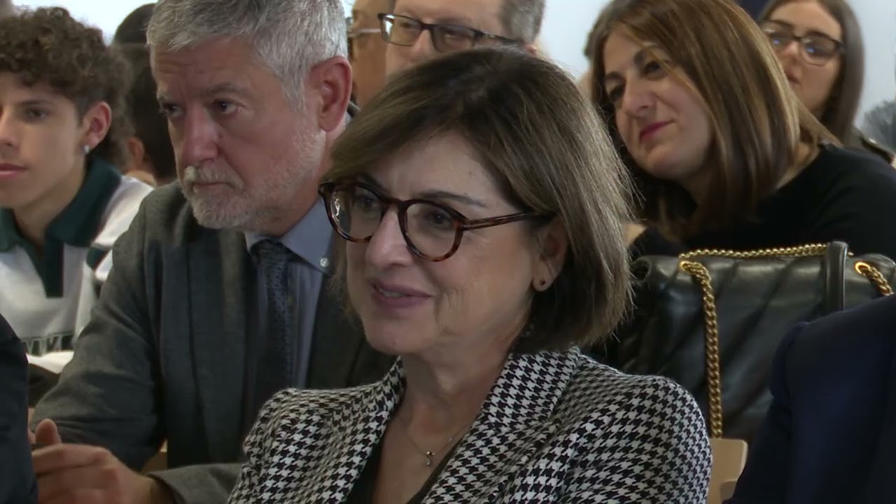 Privato: [ID: ZgV4rPLF8lA] Youtube Automatic