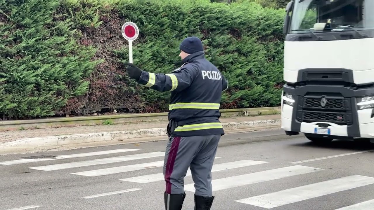 Roseto degli Abruzzi: travolto da un’auto sulla Statale 16, muore 77enne