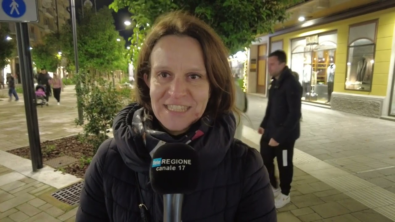 Pescara, l’accensione delle luminarie inaugura il periodo delle festività natalizie – 23/11/2025