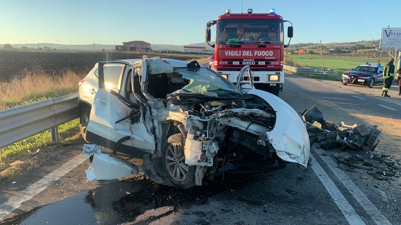 Auto contro trattore sulla Statale 87: due feriti gravi – 14/11/2025