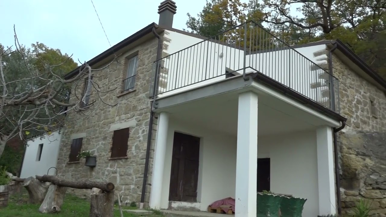 Famiglia nel bosco, il tribunale dispone indagini psicologica sui genitori – 23/12/2025