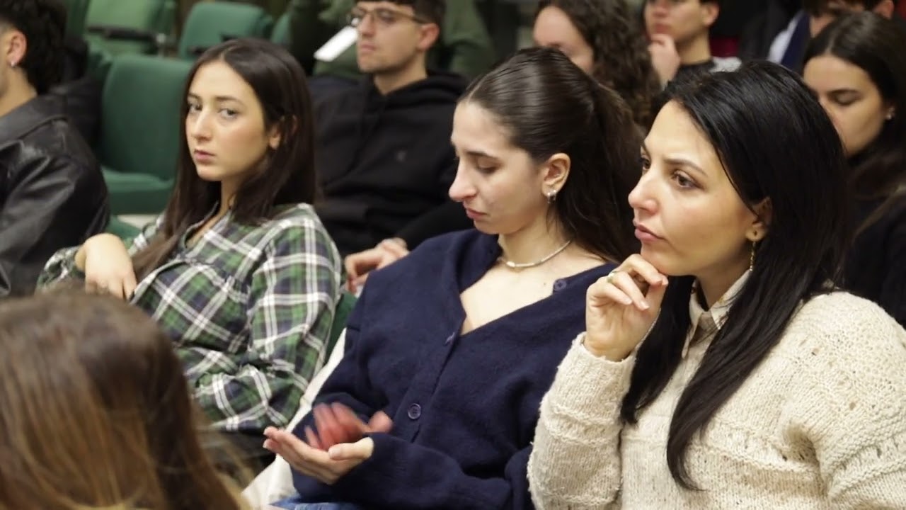 Privato: [ID: R4zny3JyyW8] Youtube Automatic