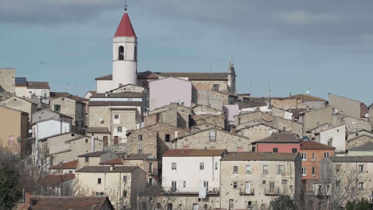 Campodipietra. Evade dai domiciliari, poi massacra di botte un uomo: 20enne in carcere – 15/01/2026